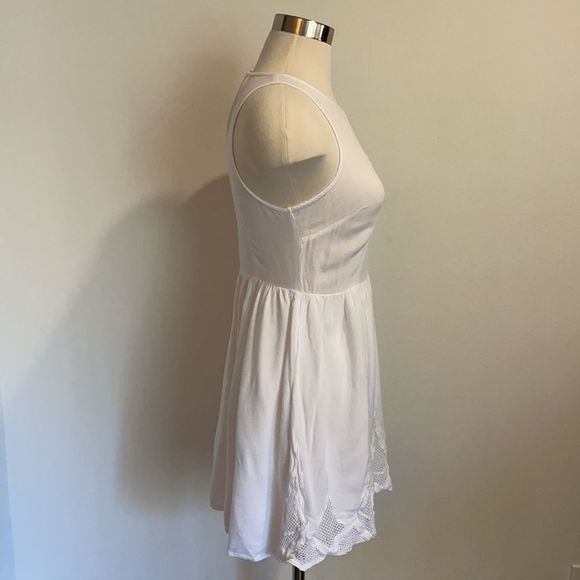 Cutest White Dress   - Picture 2 of 7